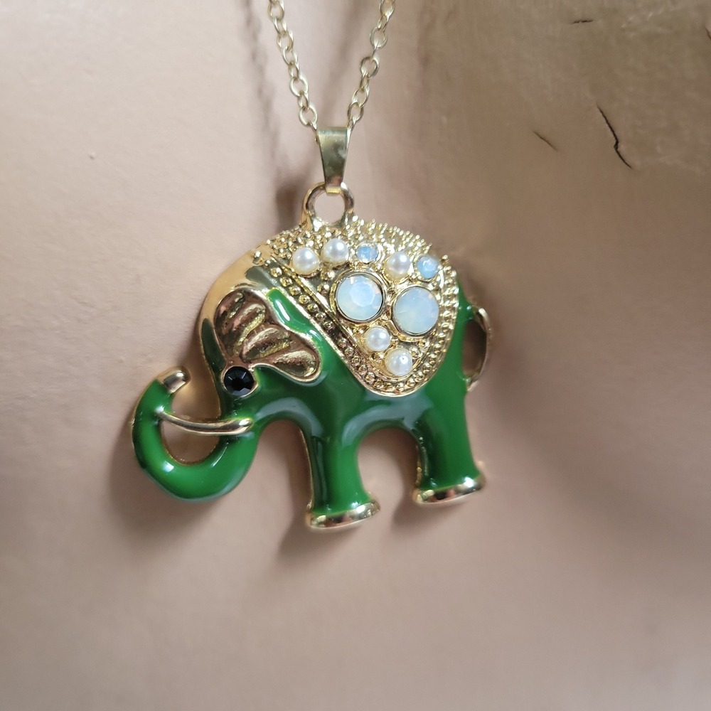 Green Enamel Elephant Pendant Necklace Gold Tone 24 Inch Boho Y2K